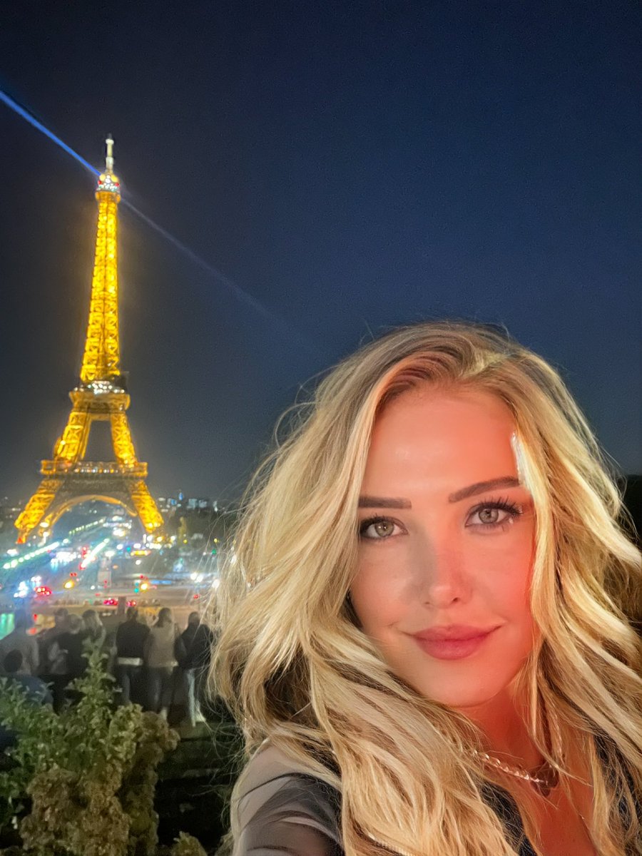 bernalacin35_5's tweet image. Filtre sen nelere kadirsin.
Yalnız onun uygulama pek iyi değil bulanık olmuş foto ben daha iyi yaptım 😂