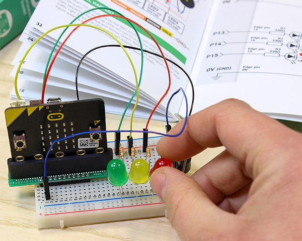 Kitronik's tweet image. Never done coding or electronics before? We&apos;ve got the perfect kit for you 

Kitronik Discovery Kit for micro:bit assumes no prior knowledge and includes 5 experiments to take you from novice to natural!

&apos;Discover&apos; more: bit.ly/2GNezTD #learntocode #microbit