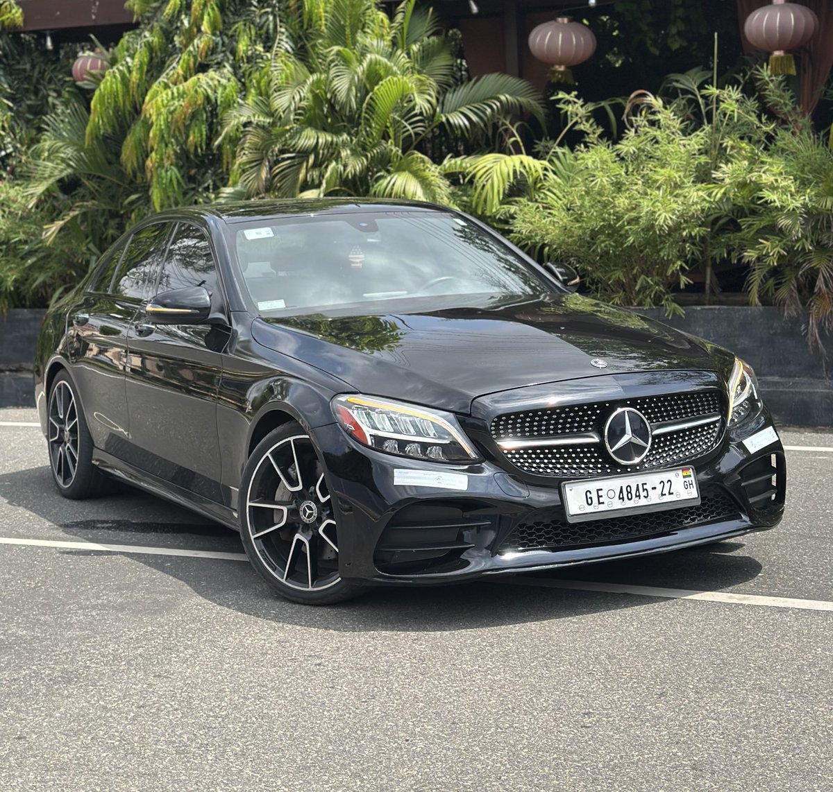 FrankDoe101's tweet photo. 2019 Mercedes-Benz C300 4Matic 
2.0T engine 
38k miles 
Keyless entry &amp; start  
Leather interior 
Rear view camera 
CarPlay 
Panoramic roof 
Collision alert 

Price - 385k p3 😁
WhatsApp no in bio 

#YourCarGuy 🚘🕺🏽 https://t.co/5o9JqXvros