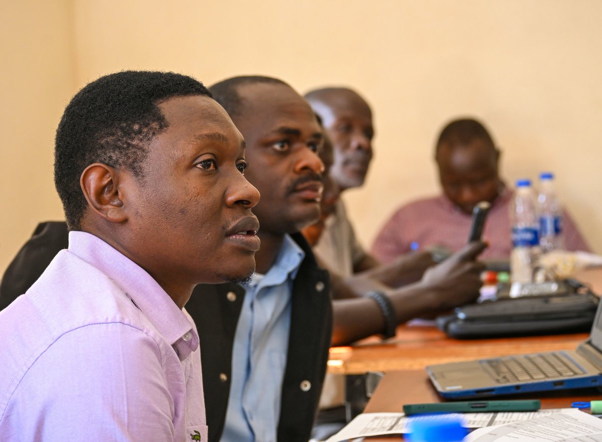 FAOUganda's tweet photo. @MAAIF_Uganda @EU_Partnerships @FAOLivestock @FAOEastAfrica @EUinUG @DrRwamiramaBK On the second day of the training on animal sample management best practices, #Karamoja's lab technicians &amp; surveillance focal persons are learning about tried &amp; tested methods for:

🧪Sample collection
✍️Filling out collection forms &amp; registers 
📦 Packaging and transportation https://t.co/Pwn5zjWqB5
