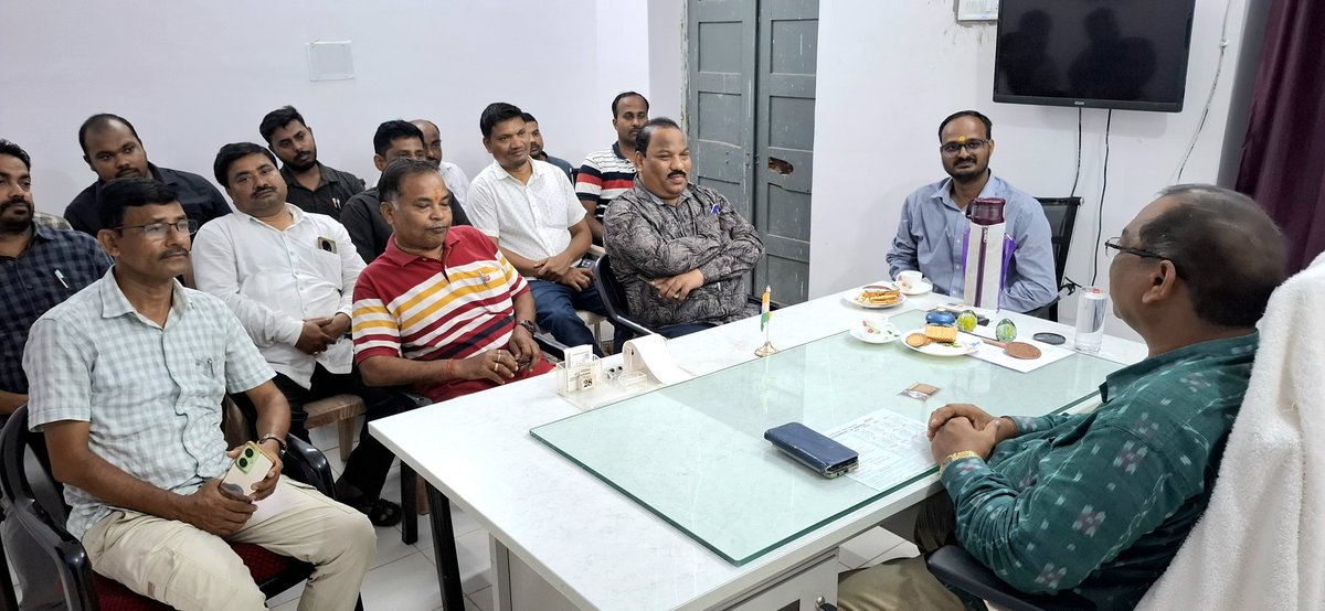 MotuPhc's tweet photo. Meeting held under chairmanship of ADM ( R) in presence of Additional Tehsildar and other staffs for cyclone Montha. https://t.co/38TRTdC2Ra