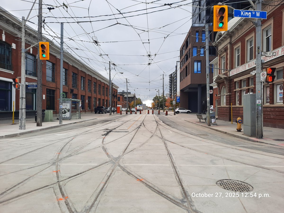 Hello, Toronto! 

Crews have been hard at work on the streetcar track replacement at King and Dufferin. We’re very pleased to share that we’re expecting to open the intersection to vehicles, TTC buses, and bicycles by Thursday of this week – two weeks ahead of schedule. During