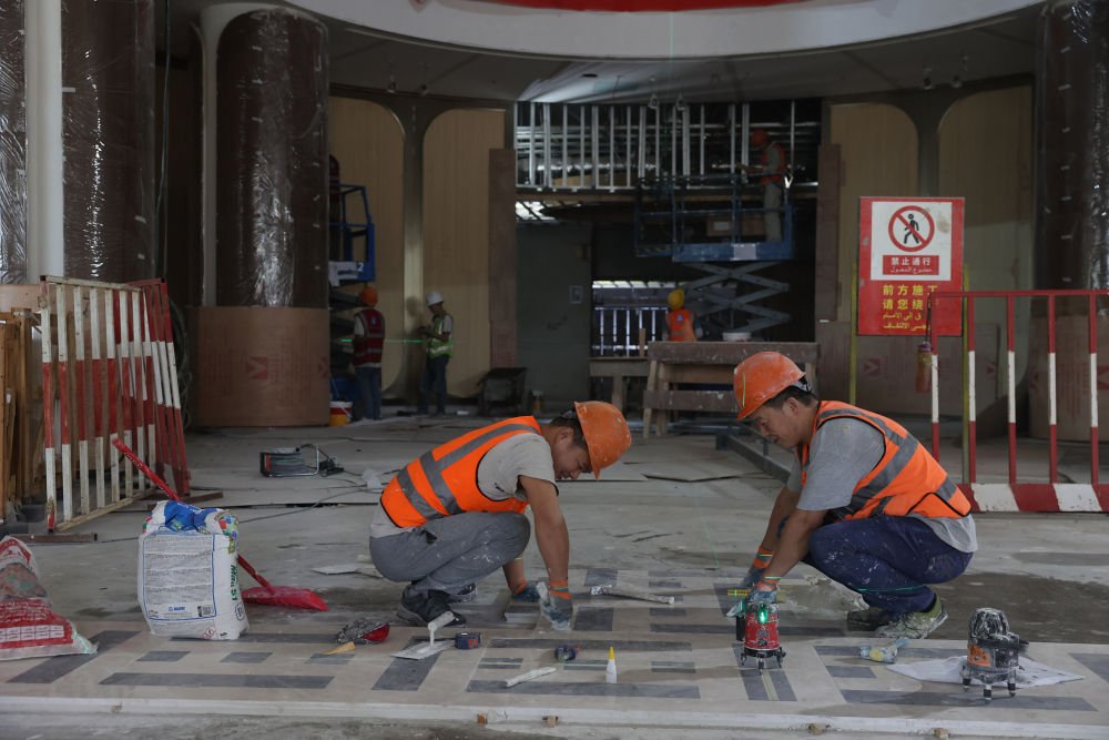 CSCEC_EGYPT's tweet image. In the heart of the City of the Future, at Egypt’s New Administrative Capital CBD project, the architecture and city’s layout are gradually taking shape and its buildings shine with vitality. 

The CSCEC Egypt team is working at full capacity as they prepare for the final…