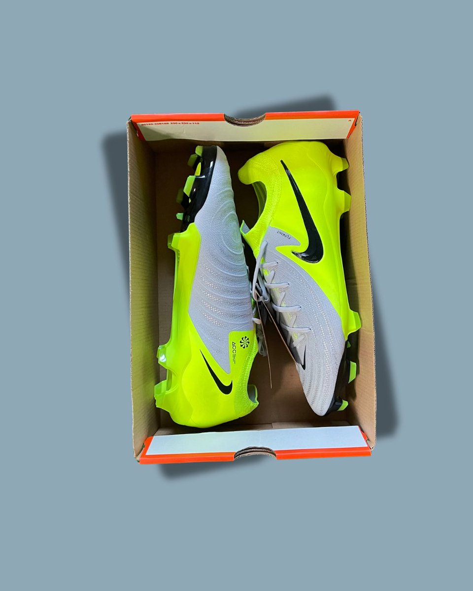 TheBootCycle's tweet photo. ⚡ Nike Phantom GX II Pro FG – Available Now! ⚡

Brand new in box 👟
Metallic Silver / Black Volt 💥
Firm Ground (FG)
Sizes UK 11.5 &amp; 12

Built for power, precision &amp; control. 🎯
DM for details or shop via link in bio ♻️

#NikePhantomGX #FootballBoots #NikeFootball #TheBootCycle https://t.co/T50od1BHky