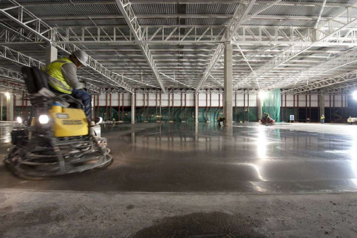 [Novedades Tecnológicas] El #hormigón de retracción compensada, de uso relativamente reciente en #Chile, es una alternativa ideal para grandes paños de pisos industriales sin juntas.

Revisen el artículo para conocer más detalles de este #hormigón, AQUÍ ▶️ f.mtr.cool/fqkzxddfks