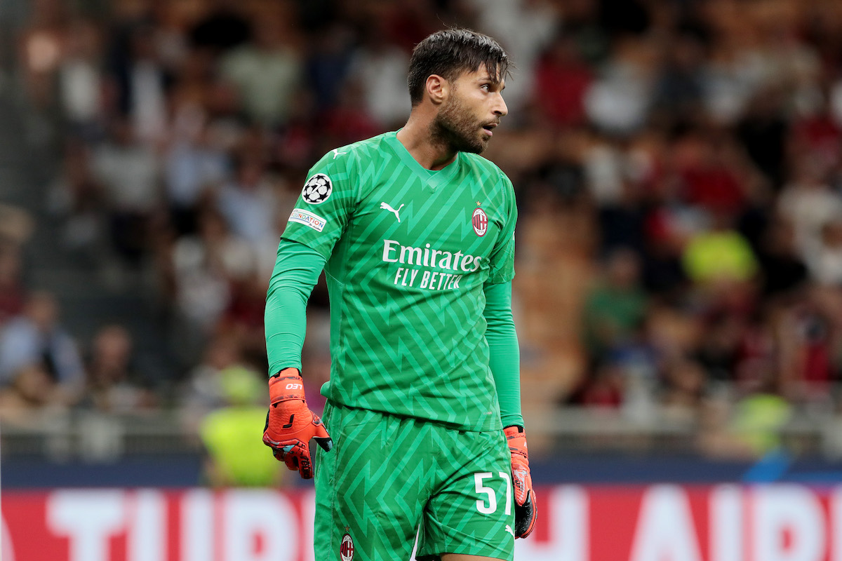 goalkeepersdiff's tweet image. Enjoy your lunch with a pre-Halloween update featuring many frightening tales of goalkeeping horrors etc including Milan&apos;s Marco Sportiello hotel-room-related injury and the Swedish goalkeeper who tried to move the goalposts (literally) bit.ly/4ob7WNF