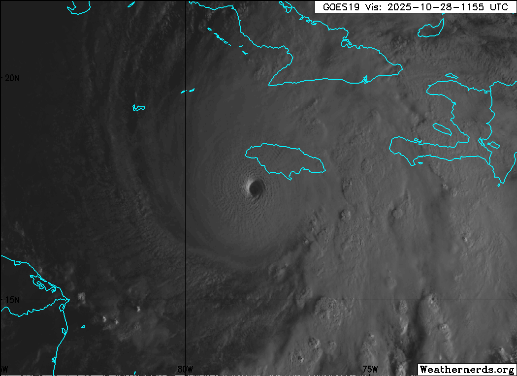 El ojo del huracán #Melissa, de categoría 5 extremadamente peligroso, se acerca al oeste de #Jamaica. Se esperan vientos catastróficos, inundaciones repentinas y marejadas ciclónicas en la isla hoy.