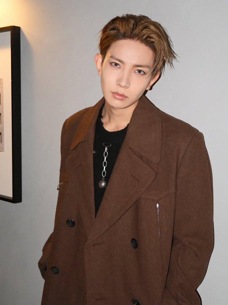 𝐄𝐕𝐀𝐍. tweet media