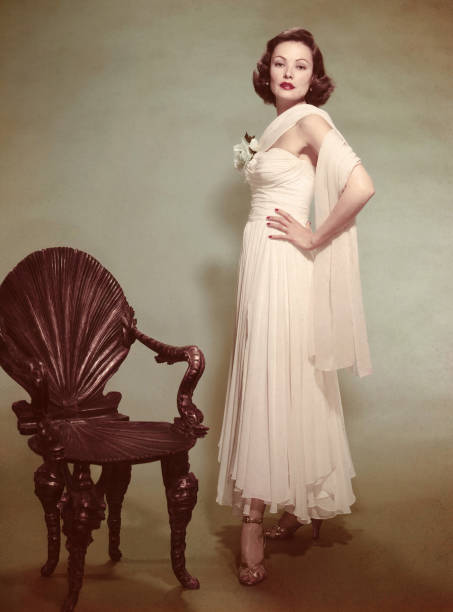 Gene Tierney Striking Elegant Vintage Glamour Pose. ♥️