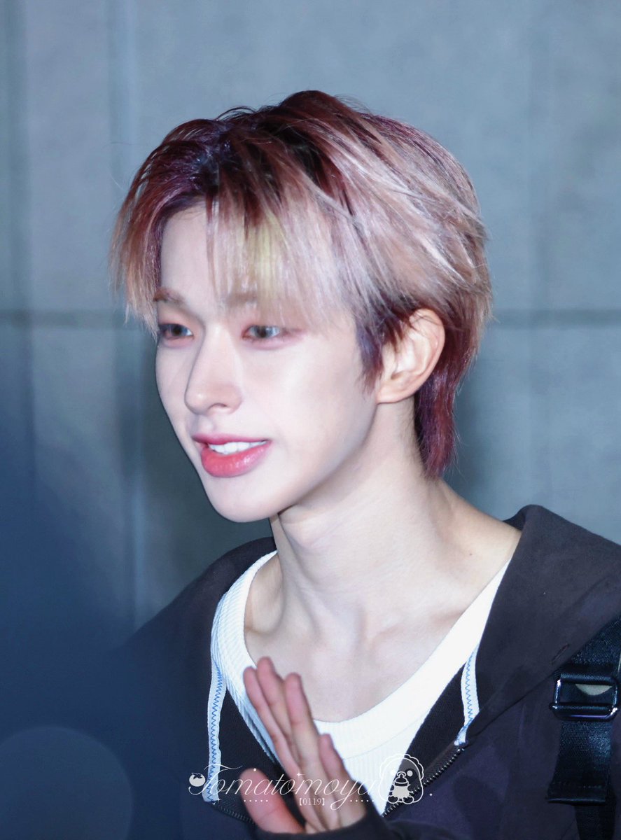 Tomatomoya0119's tweet photo. 251028 열림음악회 퇴근

Tomatomoya./

#NEXZ #넥스지 #ネクスジ
#TOMOYA #토모야 #トモヤ https://t.co/fZHixlZDqt