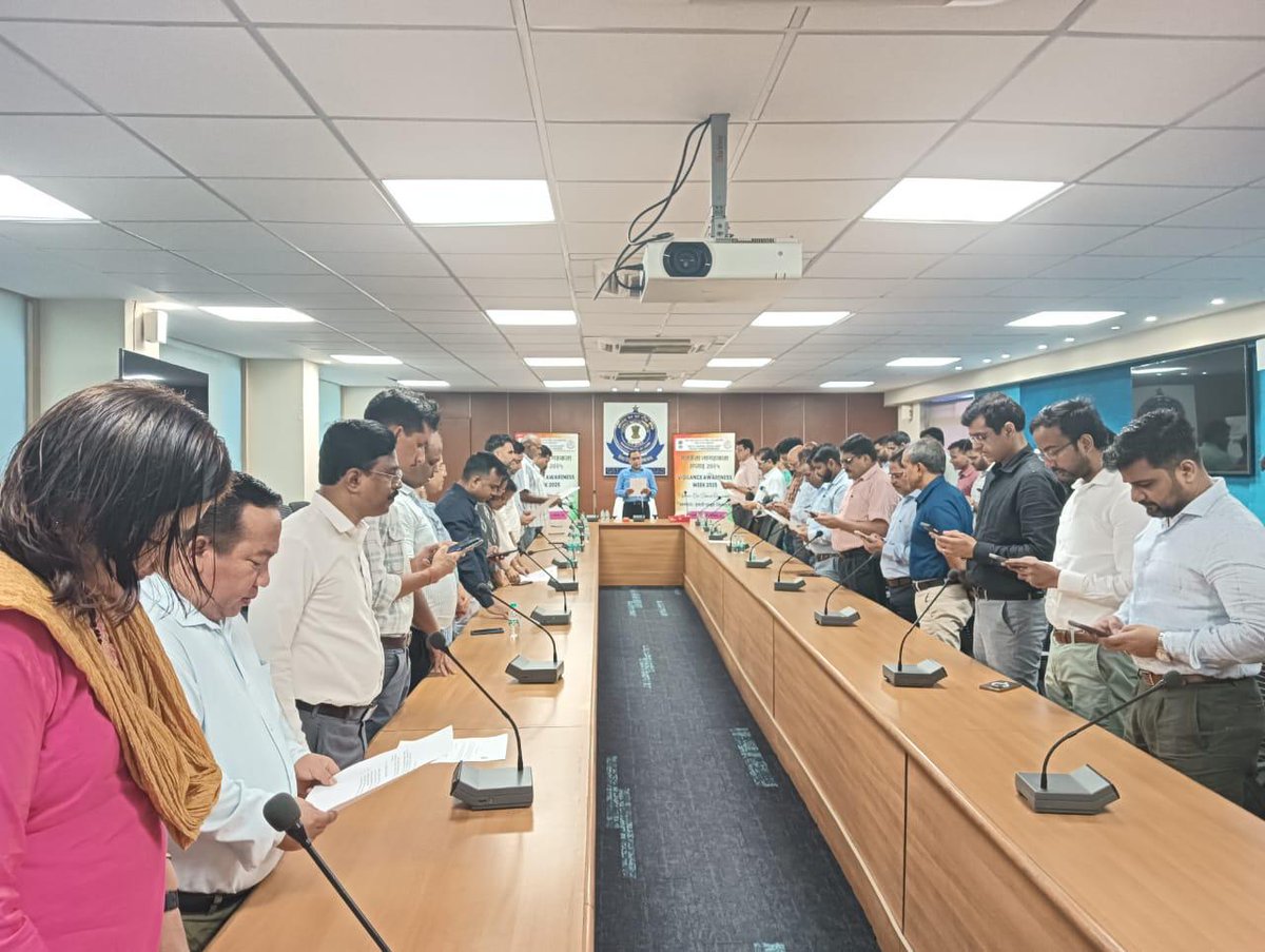 Observance of Vigilance Awareness Week, 2025 started with taking pledge on integrity by the Officers and Staff of CGST &amp; CX., Audit Raigad Commissionerate, Navi Mumbai on 27.10.2025