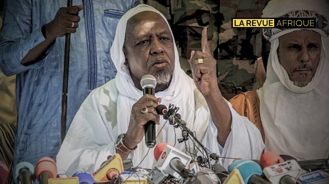 larevueafrique's tweet image. 🇲🇱 🇩🇿 FLASH | Selon des proches de l’imam malien Mahmoud #Dicko, actuellement réfugié en #Algérie, celui-ci se dirait prêt à jouer un rôle de médiateur pour contribuer à une sortie de la #crise sécuritaire actuelle entre le #Mali et plusieurs acteurs (#JNIM, #FLA..).