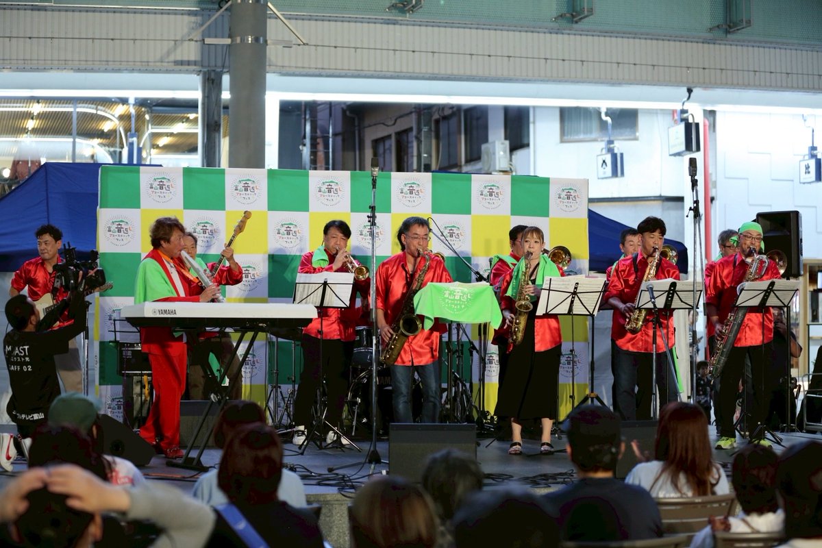 【公式Photo公開📸】

富山音返しアコースティックフェス2025
13組目
『友井賢太郎バンド&amp;布上智子』

#富山音返しフェス