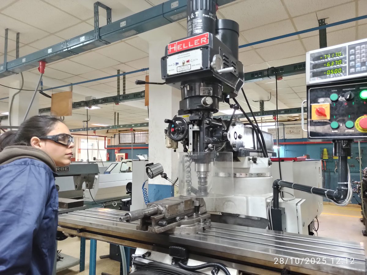 itm_miranda's tweet photo. 🏭El ITM participa en #CoFabLab40, proyecto nacional que transforma la FP en Fabricación Avanzada
Simularemos una fábrica real en el aula para formar al talento del futuro
🔗 https://t.co/eOV8S3RxIS
#Industria40 #Innovacion #NextGenerationEU #MirandadeEbro #ITM #FP #25añoscontigo https://t.co/MsOhMkjoEO