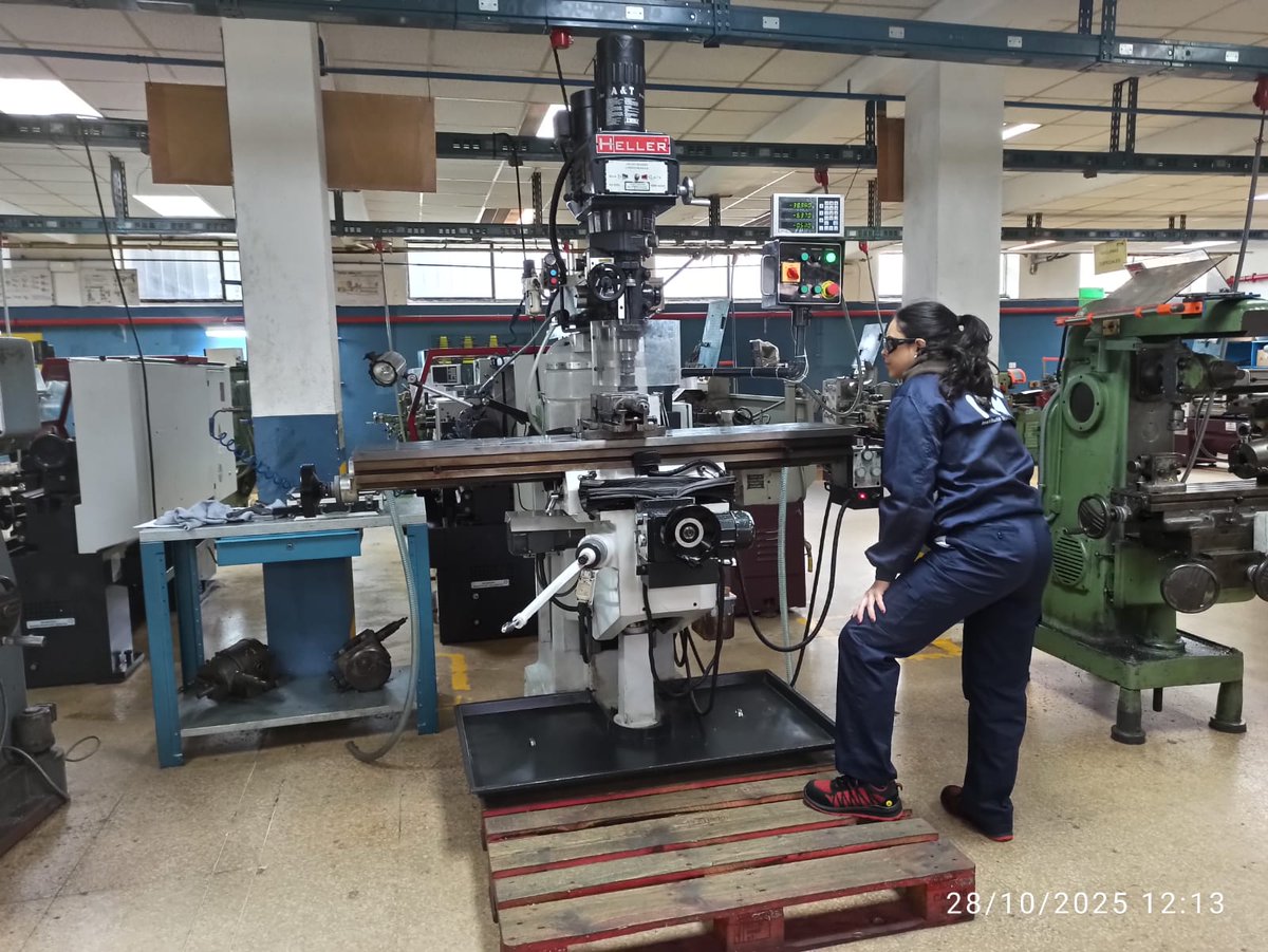 itm_miranda's tweet photo. 🏭El ITM participa en #CoFabLab40, proyecto nacional que transforma la FP en Fabricación Avanzada
Simularemos una fábrica real en el aula para formar al talento del futuro
🔗 https://t.co/eOV8S3RxIS
#Industria40 #Innovacion #NextGenerationEU #MirandadeEbro #ITM #FP #25añoscontigo https://t.co/MsOhMkjoEO
