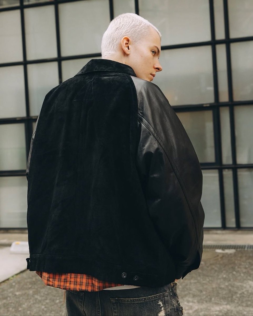 uptod4te's tweet photo. A LEATHER for JOURNAL STANDARD 25AW 別注コンビトラッカージャケットが国内10月31日（金）より発売 【エーレザー JS ジャーナルスタンダード 新作】
https://t.co/588kQtsJCx https://t.co/i7nT8PcY3B