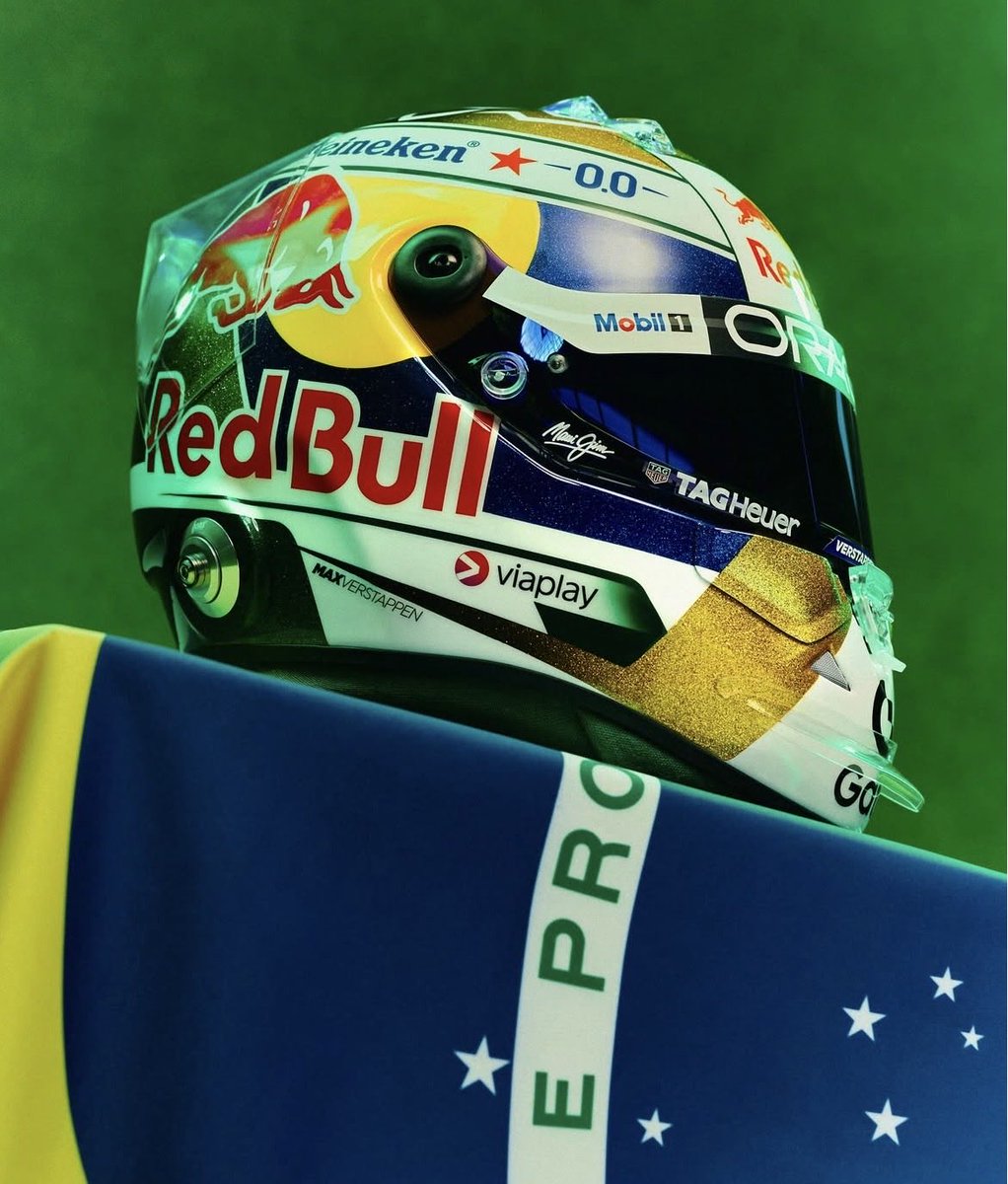 The sparkling gold is so pretty. Reminds me of the championship one and last year in Brazil was when he got the championship back on track. THIS MEANS EVERYTHING