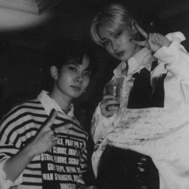 ocenrk's tweet photo. forget me not,
— a #heesun few tweets au. https://t.co/r0Gw1OfPOS
