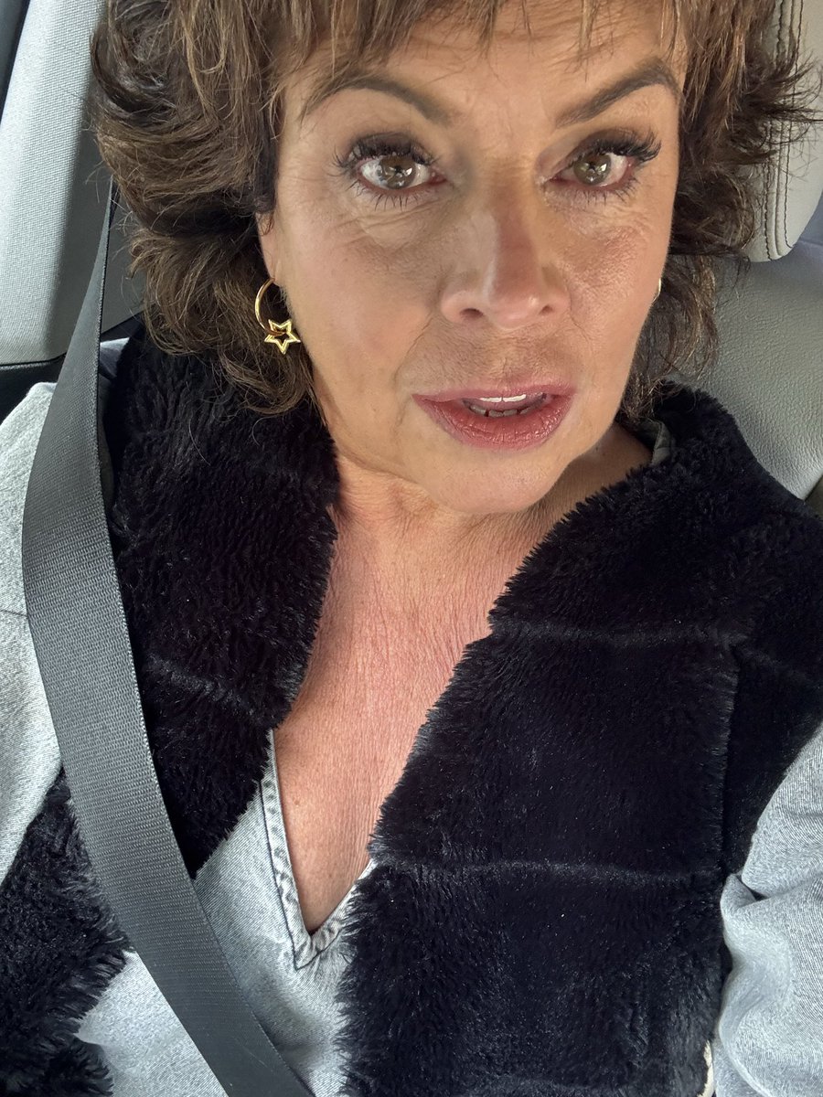 Lizzie  jack tweet media