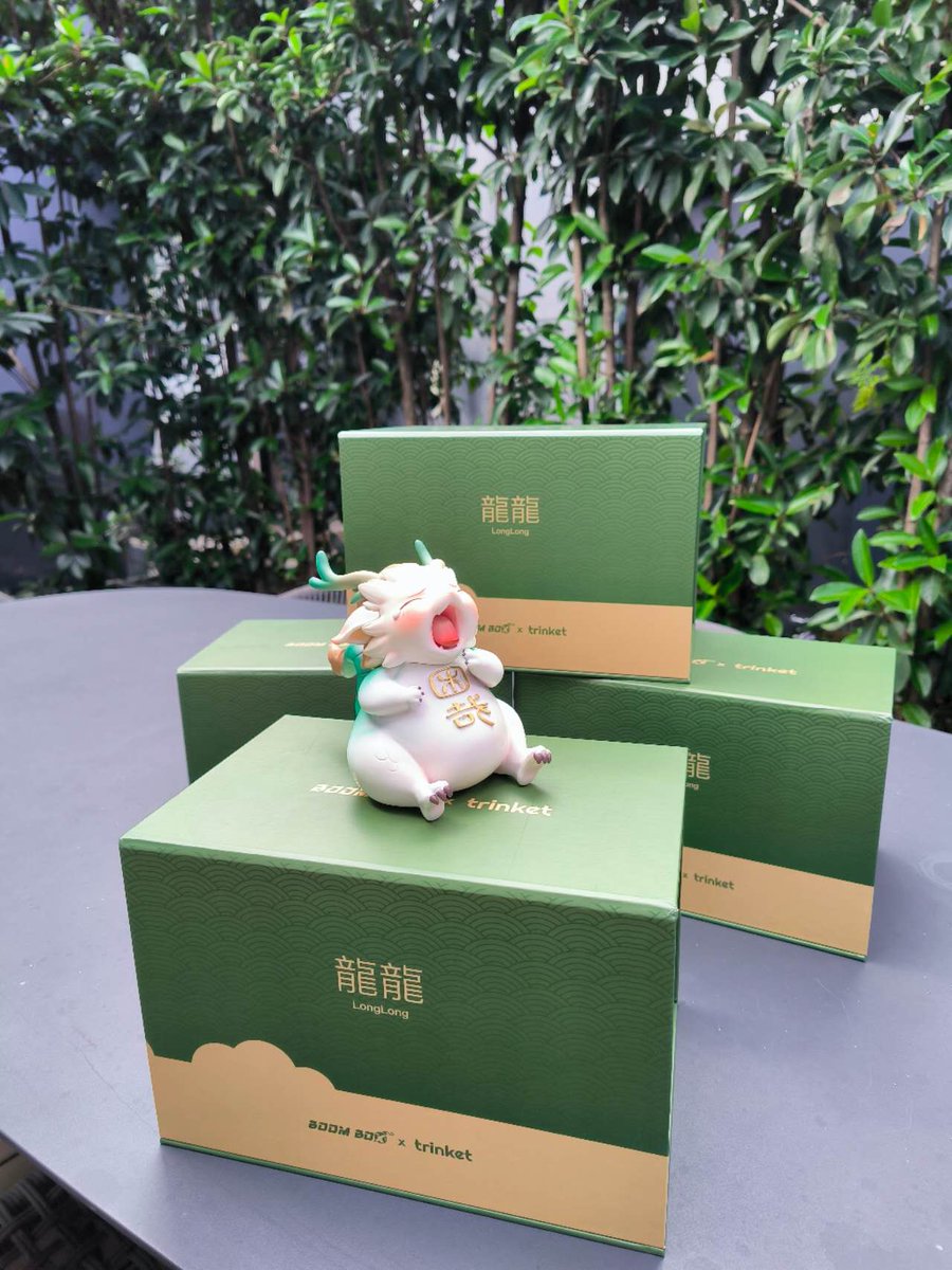 Finally got the boxes delivered for our prototype!

Looks super premium! I'm very happy about it!

Go Long (Long)!