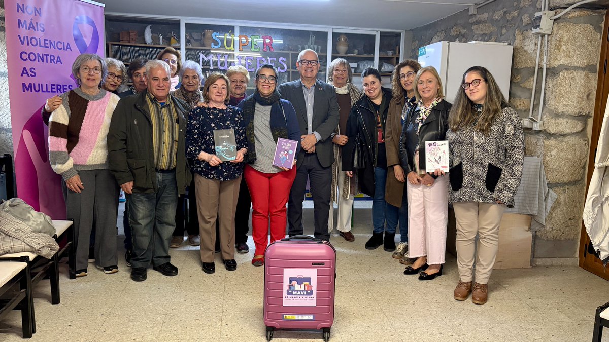 🟣<a href="/lalosantos1964/">Lalo Santos</a> entrega a Maleta Viaxeira contra a Violencia de Xénero á Asociación As Abelairas de #Taboadela para "avanzar na necesaria concienciación sobre a igualdade"

📚Contén 22 libros relacionados co feminismo e inicia o seu percorrido por colectivos de mulleres rurais