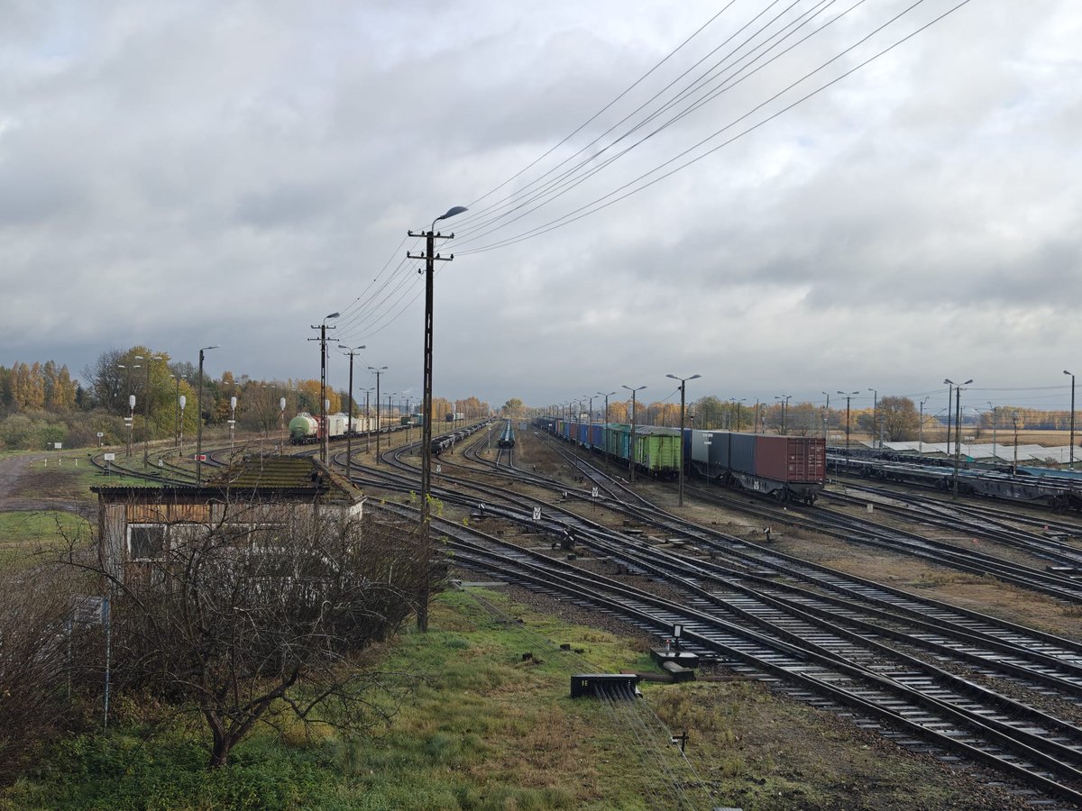 🛤️Day of 2 of MEP visit to North-Eastern Poland:  

- Visit to road-rail reloading port in Małaszewicze, expanded &amp; modernised with cohesion funds 
- Talks with regional authorities incl. <a href="/komorski4lbn/">Krzysztof Komorski</a>, Voivode of Lublin, and Michał Litwiniuk, President of Biała Podlaska