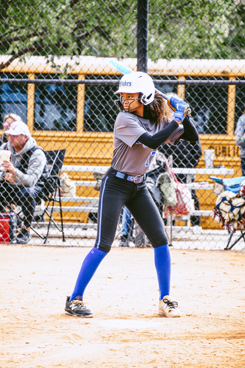kalea_winston's tweet photo. @kalea_winston 
This is what putting pressure on the defense looks like. 
#precision #speed #greatbaserunning #Awareness https://t.co/0E403yVGjh