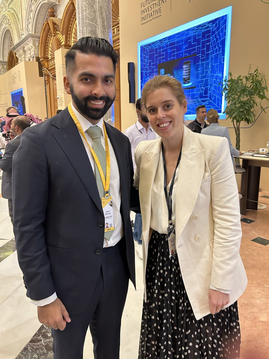 A Royal Moment 👑💫

Nice to meet and chat with HRH Princess Beatrice