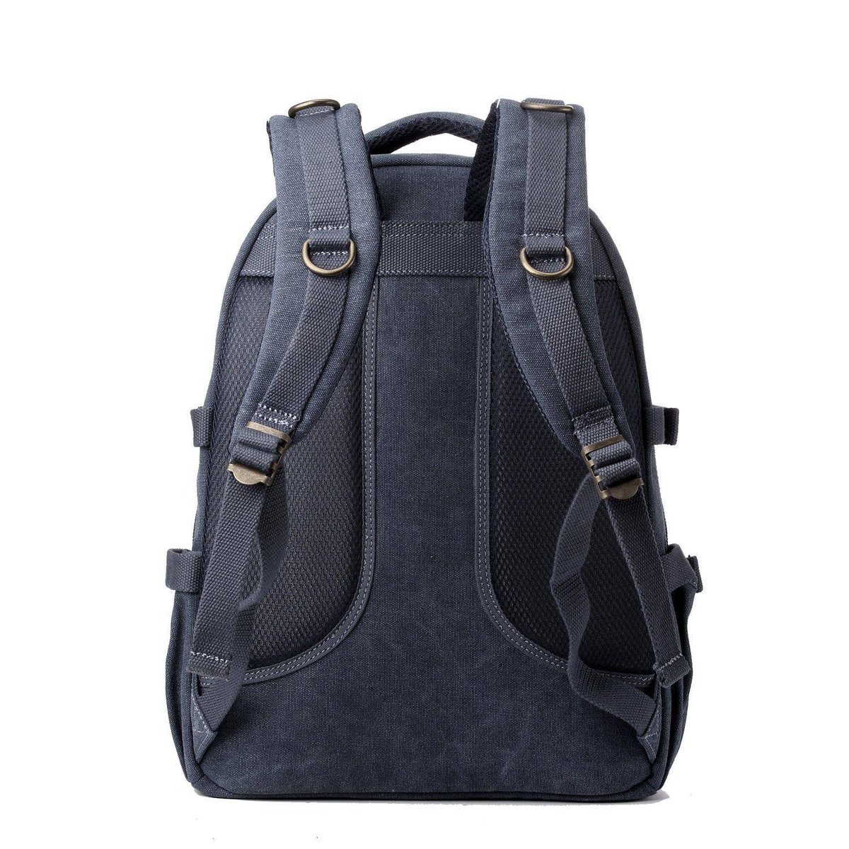 Trooplondonuk's tweet image. Slide into your day with the TRP0257 backpack! Rugged meets refined, holding your tech and hustle with room to spare. Pure function wrapped in style. #TroopLondon #BackpackEssentials trooplondon.com/products/trp02…