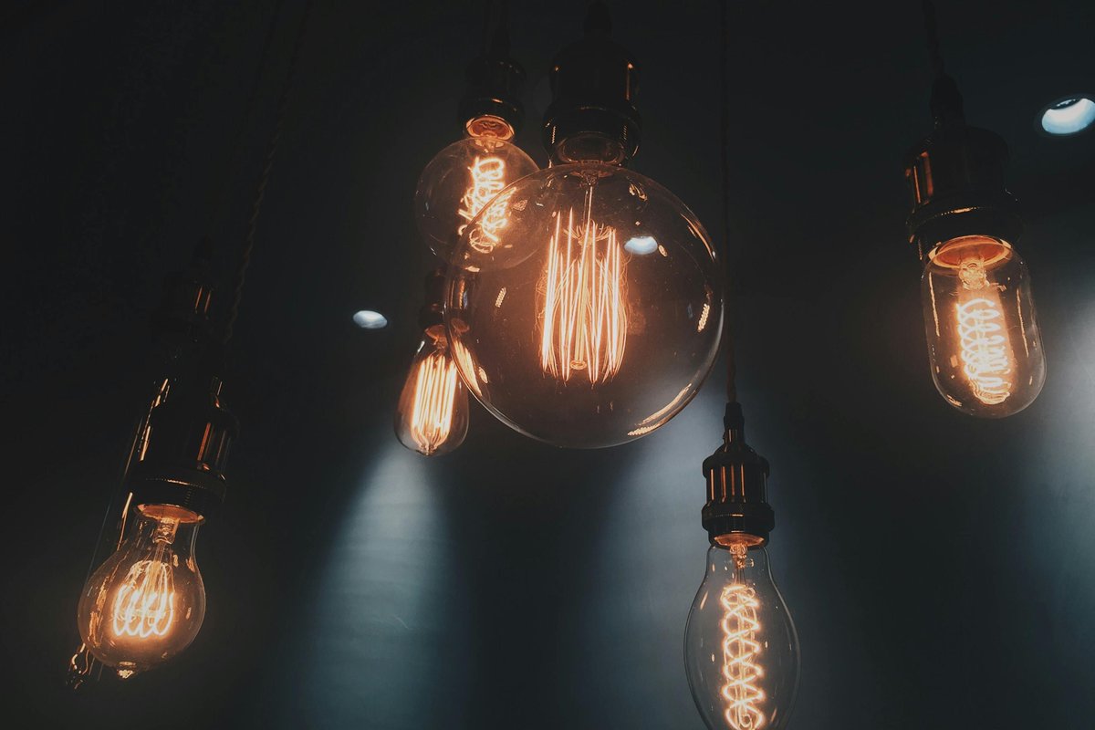 DTNEtiquette's tweet image. I LOVE creating aha moments for the participants in my workshops and keynote presentations...I can see the lightbulbs click on when they discover their power! ~ #DTN #ITeachSoftSkills #ProfessionalDevelopment #EQ