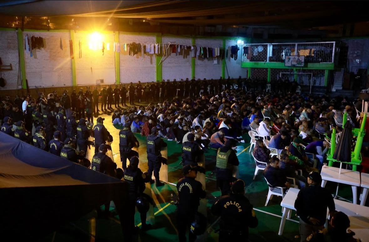 Las autoridades penitenciarias de Perú buscan replicar el modelo de seguridad implementado por el presidente Nayib Bukele en El Salvador.