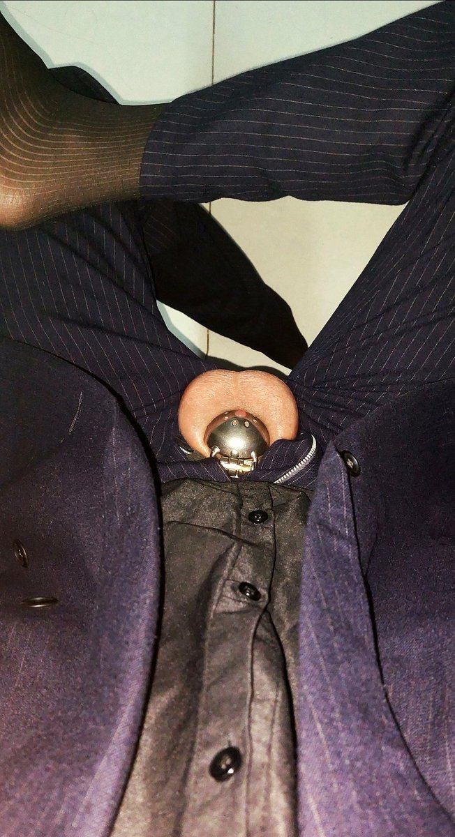 Dress up and get ready for the date😊😊😊
#locktober #teamlocked #gayasian #chasity <a href="/GayChastityRTs/">Gay Chastity Retweets -74K</a> <a href="/RockyLockyCum/">RockyLocky</a>