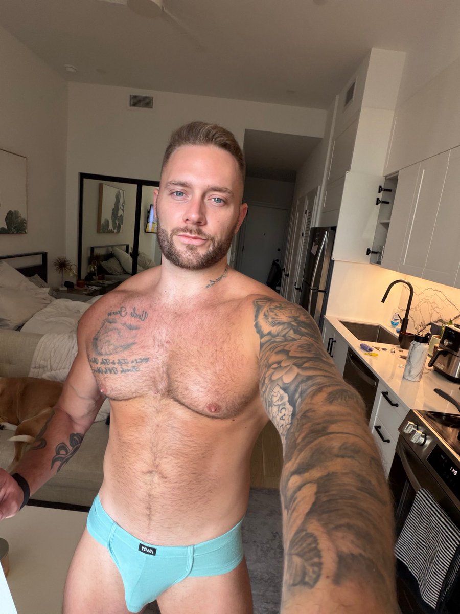 BrettBankss's tweet photo. Good morning beautiful people 😘 https://t.co/DNtrzbR8Eg