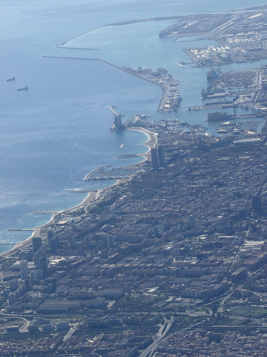 techsantos's tweet image. Estaré unos días en Barcelona, a donde TENGO que ir?