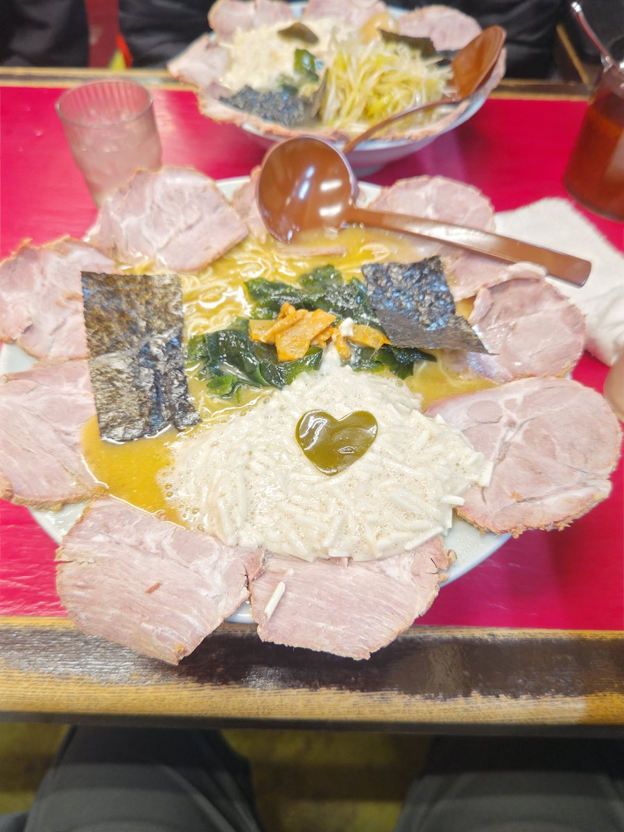 岐阜遠征終了しましたぁ

いやぁ〜遠かったね💦（笑）

土岐プレミアムアウトレットにも行けたし、社長おすすめのラーメンも帰りに食べれてメチャ美味しかった！！

新人のかつみんもめちゃ頑張ってくれてめちゃ頼もしかった
これからが楽しみですね♡