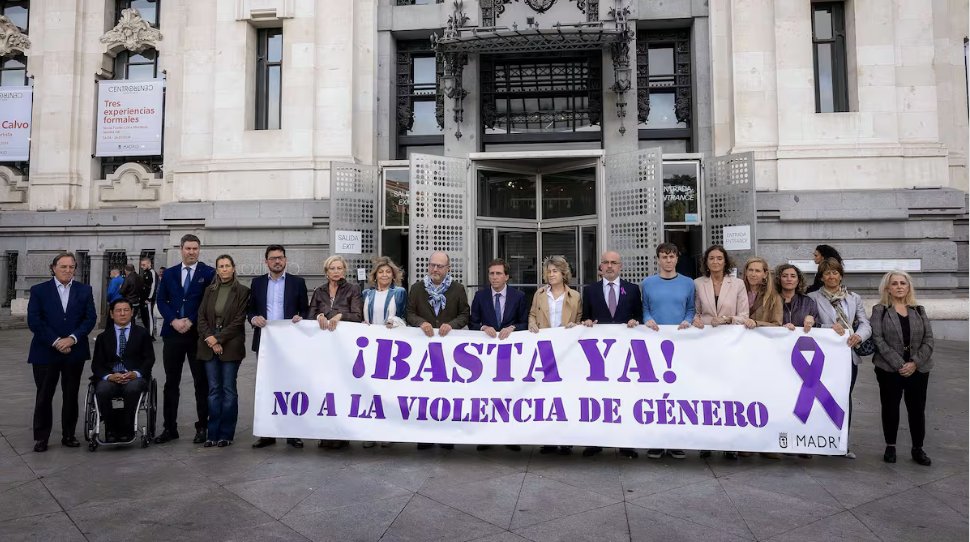 Sin atención psicológica a la niña de 13 años que encontró el cadáver de Marta, última víctima de #feminicidio en Madrid. Ni ella ni su madre, que tuvo que limpiar la habitación, fueron atendidas. Sólo tras la llamada de los periodistas la citan para diciembre.