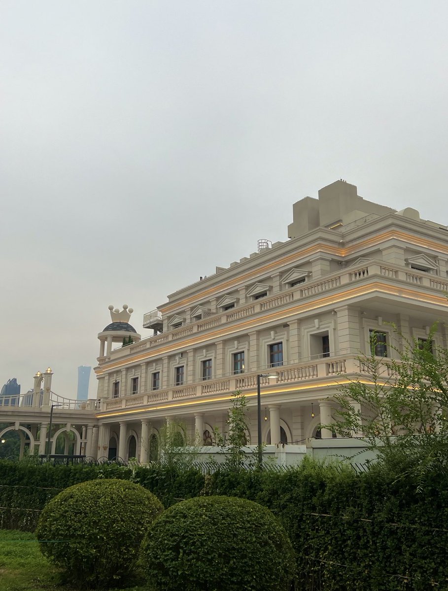 aj_Polin0910's tweet image. Por la tarde, desde Shanghai a Beijing, encontró que aquí es mucho más frío que Shanghai, el paisaje del parque es hermoso, de pie en el Museo del Palacio Imperial hace que la gente se sienta como volver a hace cien años, no se atreve a imaginar lo brillante que era antes