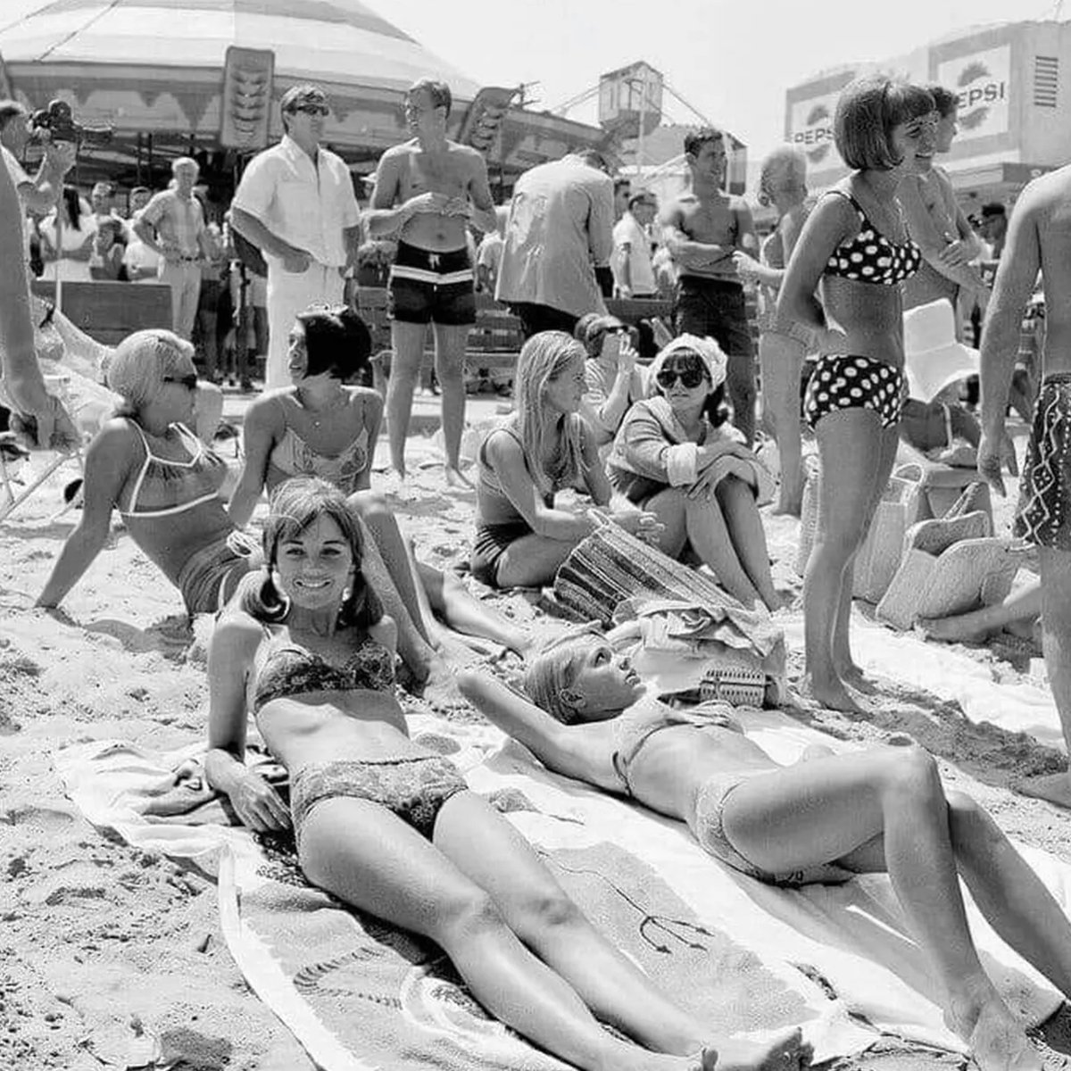 Crazy how different our genetics was in 1970

Right? Right??????