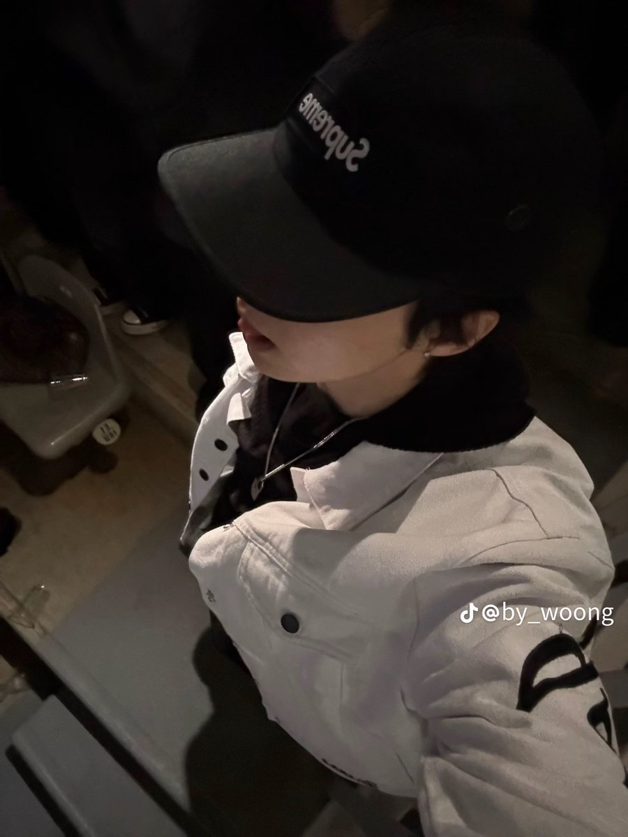 wo0ng826's tweet photo. 화눙이 틱톡 사진들.ᐟ🖤 https://t.co/SYGwVXDg3P