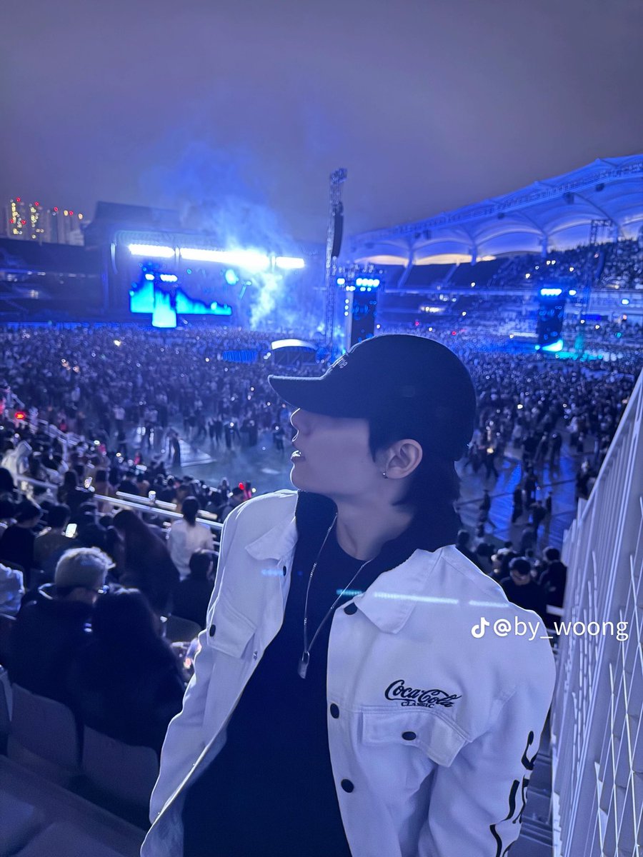 wo0ng826's tweet photo. 화눙이 틱톡 사진들.ᐟ🖤 https://t.co/SYGwVXDg3P