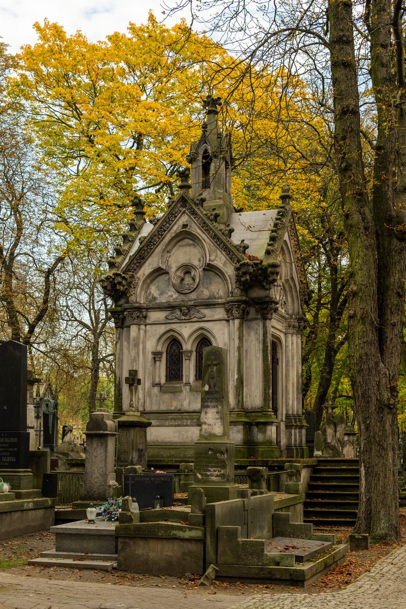 If you’re in Warsaw on All Saints’ Day, this is one of the most powerful places to visit. Thousands of candles illuminate the alleys, creating a breathtaking scene that captures the beauty of remembrance and peace. 

Powązki Cemetery feels especially powerful this time of year.