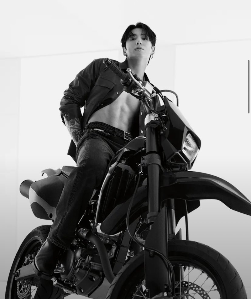 JUNGKOOK MOTOQUEIROOOOOO 🗣️

JUNGKOOK FOR CALVIN KLEIN 
#JUNGKOOKxCALVINKLEIN