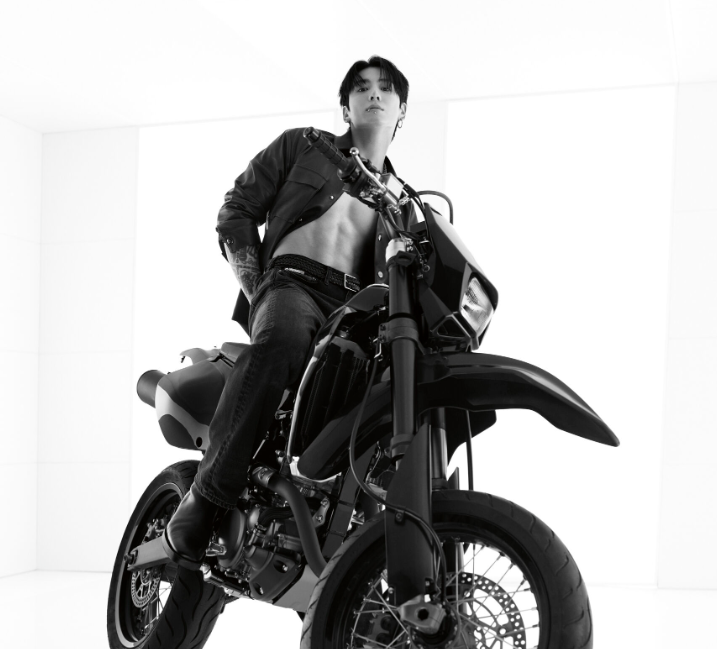 Jungkook makes everyone gasp with his beauty in a new photo for Calvin Klein.