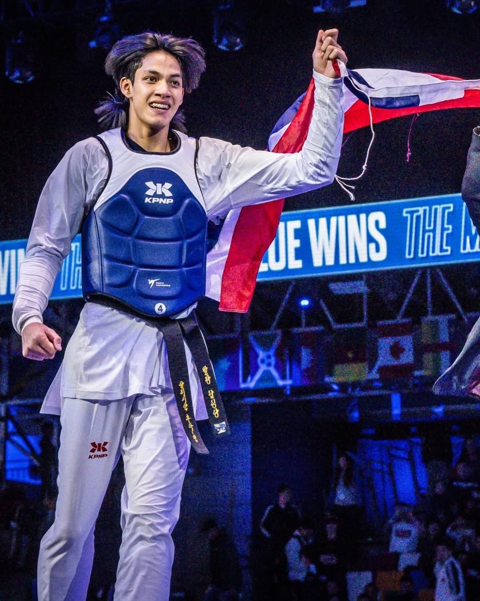 Unrulycat2511's tweet image. กระหึ่มโลก "หยู" บัลลังก์ ทับทิมแดง นักกีฬาทีมชาติไทยวัย 20 เอาชนะเกาหลีใต้รอบชิง คว้าแชมป์โลก เทควันโดชาย รุ่น 68 กก. ที่เมืองอู๋ซี ประเทศจีน