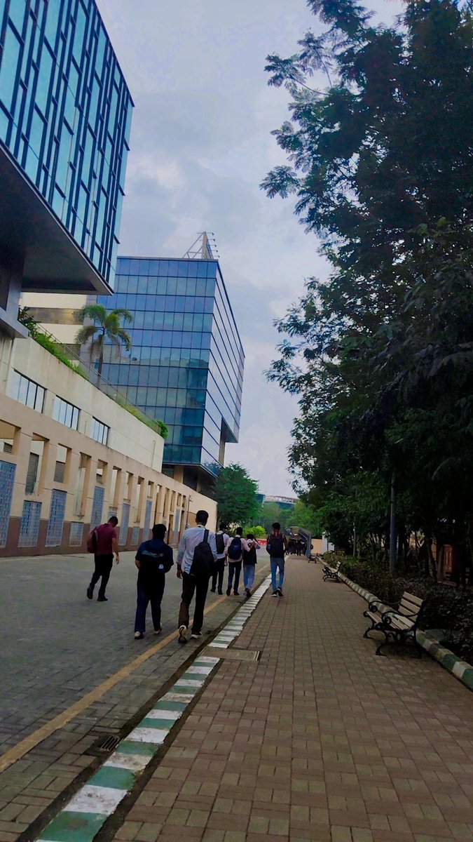 DK_Coder_Girl's tweet image. Done with office🤧🫨