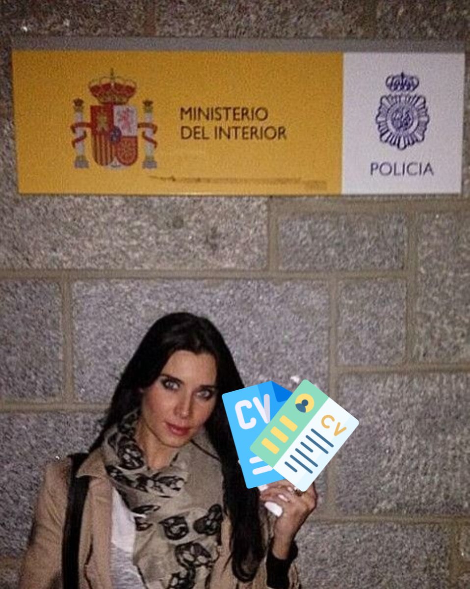 claudi2_'s tweet photo. yo con mis dos curriculums para practicas y para trabajos temporales (nadie me llama) https://t.co/84KE1JVliQ