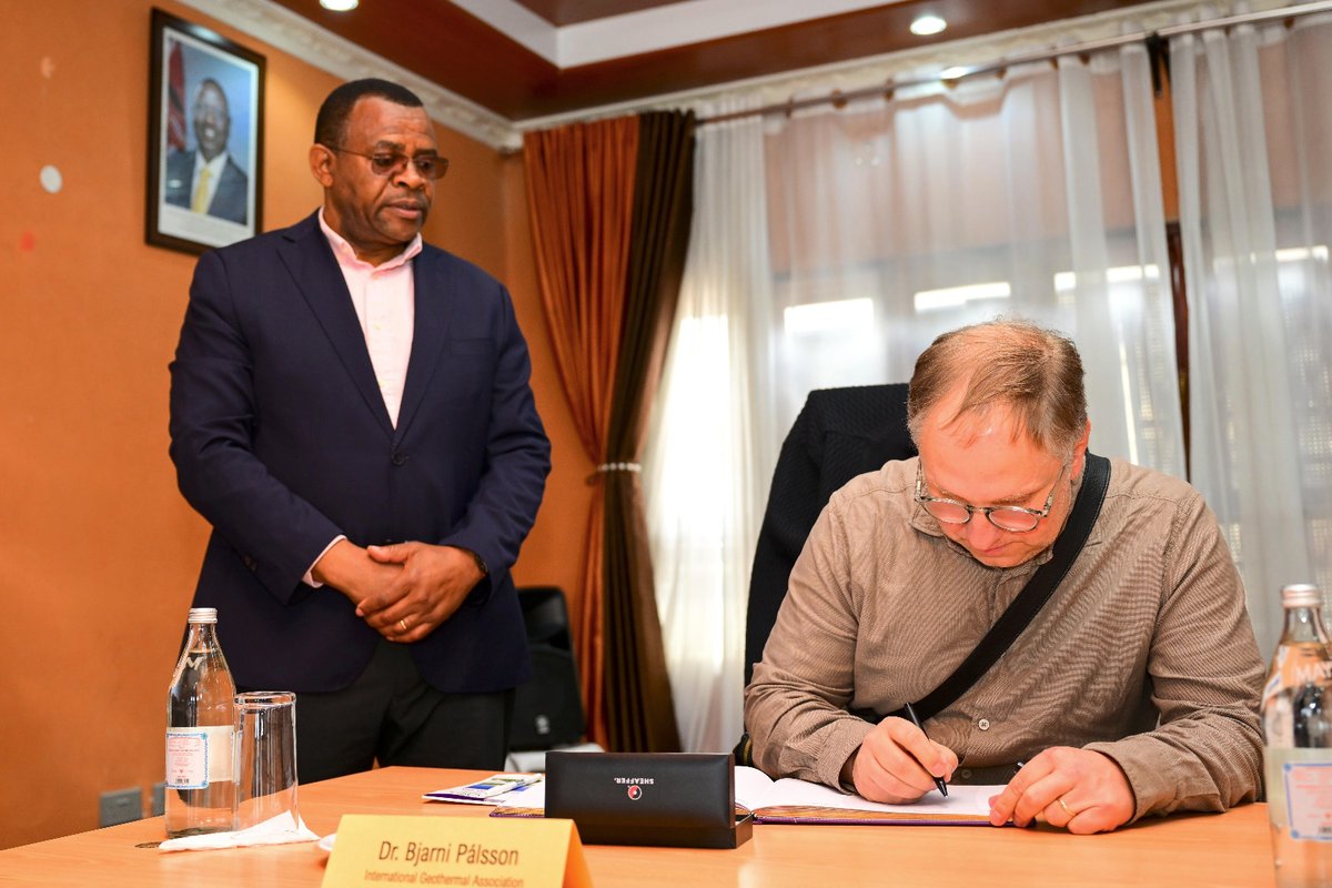 KenGenMDandCEO's tweet image. I thank the @EnergyMinK, @GAK_Kenya, and all our stakeholders for their continued stewardship as my #TeamJenGa continues to champion for Kenya’s win in the bid to host World Geothermal Congress (WGC) 2029.
#JenGaKenGen 
#WorldGeothermalCongress