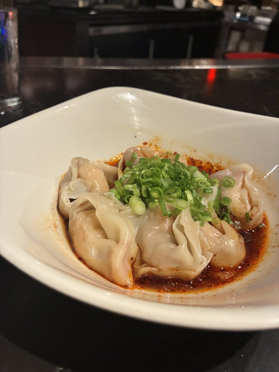 josbgs's tweet photo. ¿Sabíais que Din Tai Fung son los mejores dumplings del mundo?

Hemos venido hasta Taiwan, entre otros países, a buscar inspiración para lo que estamos haciendo en Gonji... esperamos sorprenderos.

#dumplings #taiwan #gonji #dintaifung https://t.co/E4hw8VbH7f
