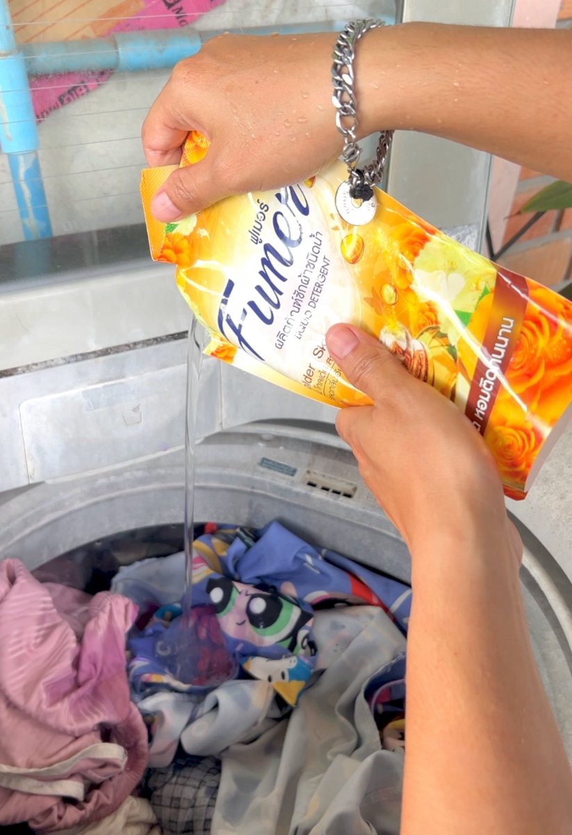 Mariam040934's tweet image. FUMER ฟูเมอร์ น้ำยาซักผ้าชนิดน้ำ สูตรลดกลิ่นอับ✨
กลิ่นโกลเด้น สกาย หอมติดทนยาวนาน 💓
✅ 1ถุง 400 มล. ใช้ได้ทั้งซักมือ และซักเครื่อง มีให้เลือกถึง6สูตร 🌸💦

พิกัด🟠 s.shopee.co.th/qbEaj6Qph

#น้ํายาซักผ้าชนิดน้ํา #ฟูเมอร์ #fumer #น้ำยาซักผ้าสูตรลดกลิ่นอับ #รีวิวดีรีวิวดัง