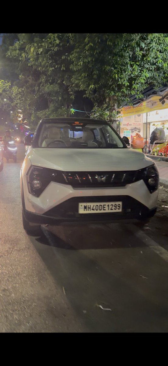 ChilhateTarul's tweet photo. Parked exactly at the Deo Nagar Square
MH40DE1299
@trafficngp 
@NagpurPolice https://t.co/znnW92ezI8